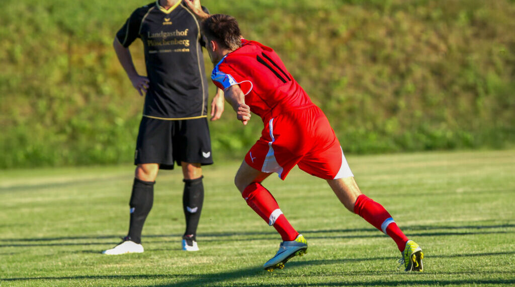 Patrick Schönegger: Eine Fußballkarriere geht zu Ende 1 Patrick Schönegger - Mit Spittal gegen Köttmannsdorf Foto: Josef Kuess