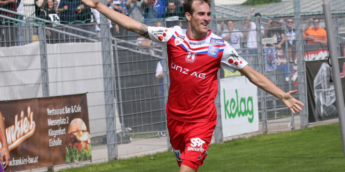 Torjäger auf Heimreise – Fabian Schubert stürmt jetzt für Voitsberg! 1 Fussball 2. Liga. Torjubel Fabian Schubert Foto: www.qspictures.net