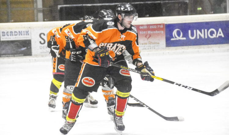 Eishockey, EC LiWOdruck Spittal - USC Pirates Velden at Eis Sport Arena, Spittal on 11 January  2020. Photo: Günter Dokter