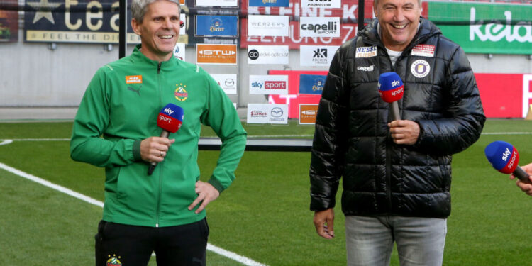 Kühbauer Comeback bei Wolfsberg 1 Klagenfurt Trainer Peter Pacult mit Neo-Wolfsberg Coach Dietmar Kühbauer. Foto: Kuess www.qspictures.net