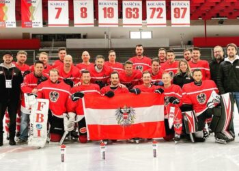 Österreichs Eishockey-Polizisten deklassieren die “Piefke”