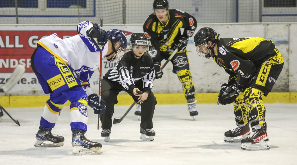 STEINDORF, AUSTRIA - February 18: Playoff AHC Division 1 EC VSV U20 vsv EC LiWOdruck Spittal at Ossiachersee Halle on February 18, 2022 in STEINDORF, Kärnten, AUSTRIA. (Photo by Ernst Krawagner sport-fan.at)