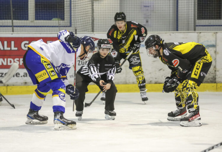 STEINDORF, AUSTRIA - February 18: Playoff AHC Division 1 EC VSV U20 vsv EC LiWOdruck Spittal at Ossiachersee Halle on February 18, 2022 in STEINDORF, Kärnten, AUSTRIA. (Photo by Ernst Krawagner sport-fan.at)