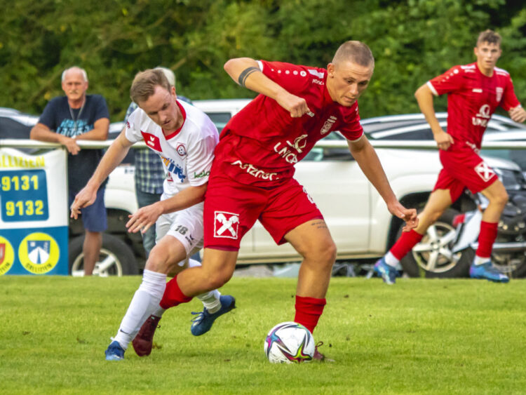 Fabian Temmel (TSV Grafenstein #22) Thomas Pirker (SK Maria Saal #18) TSV Grafenstein - SK Maria Saal am 02.08.2022 in Grafenstein
(Sportplatz), AUSTRIA, (Photo by Ernst Krawagner sport-fan.at),