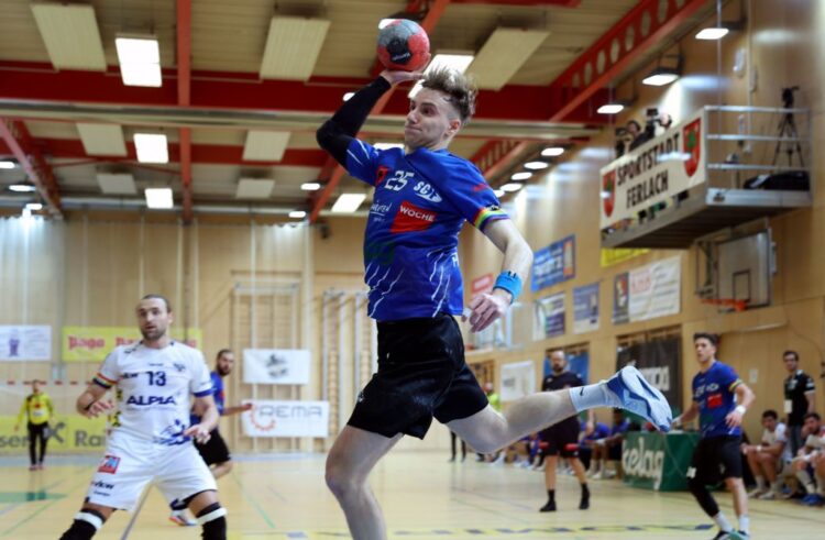 Handball Bundesliga. SC kelag Ferlach gegen ALPLA HC Hard. Florian Ploner (Ferlach). Ferlach, 2.12.2022.
Foto: Kuess