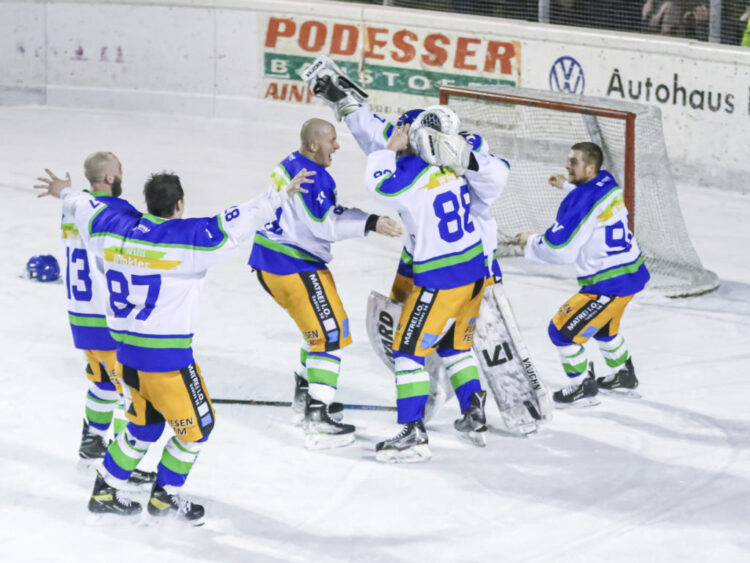 VIRGEN-PATERNION am 17.02.2023 in Lienz (Eisstadion), Austria, (Photo by Ernst Krawagner sport-fan.at),