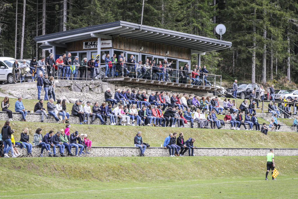 Trainer-Karussell dreht sich: Neue Gesichter auf den Kommandobrücken! 1 DSG Sele Zell - ASKÖ St. Michael ob Bleiburg am 23.04.2023 in Zell Pfarre
(Koschuta Stadion), Austria, (Photo by Ernst Krawagner sport-fan.at)