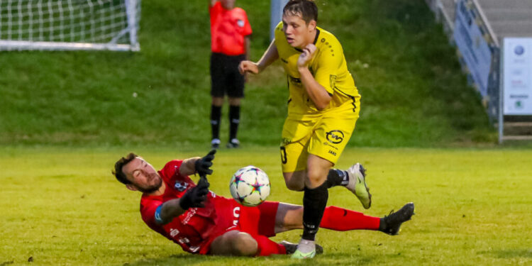 SC St. Veit: Meistertitel dank Nachbarschaftshilfe 1 Fabian Gangl (SC Launsdorf #10) - Photo by Ernst Krawagner sport-fan.at