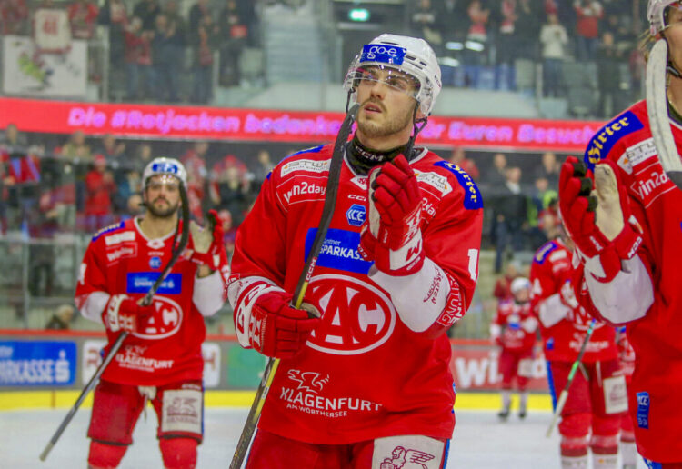 EC KAC gegen Asiago Hockey. Thomas Vallant (KAC). Foto: Kuess
