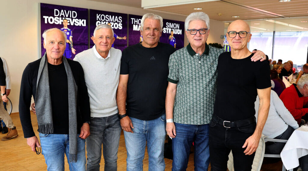 Ein stiller Abschied: Peter Barac, der Verteidiger mit Fernweh 1 Fussball Bundesliga. SK Austria Klagenfurt gegen Austria Wien . Walter Schoppitsch, Davor Hrstic, Peter Barac, Kurt Widmann, Ewald Tuermer. Klagenfurt, am 20.10.2024. Foto: Kuess www.qspictures.net