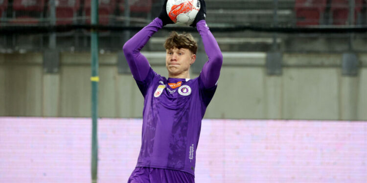 Vom Talent zum Profi: Jannik Robatsch wechselt zu St. Pauli 1 Jannik Robatsch Austria Klagenfurt Foto: Josef Kuess