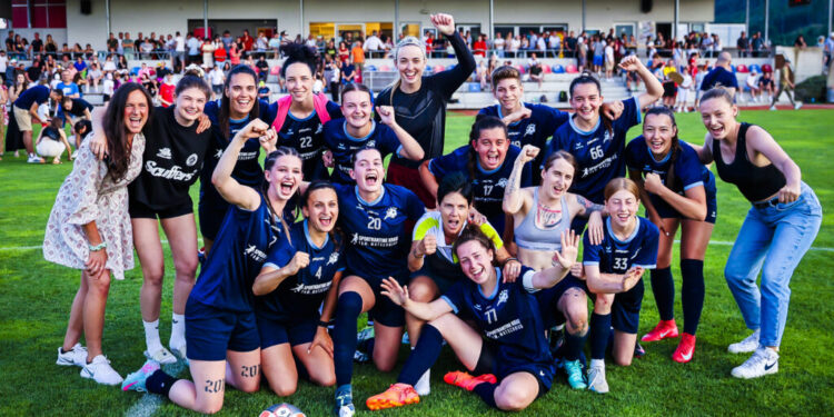 Kraig feiert den Aufstieg – und wir feiern mit! Bundesliga, Baby!“ 1 SV Kraig gegen SPG SV Zaunergroup Wallern / Krenglbach. Foto: qspictures.net