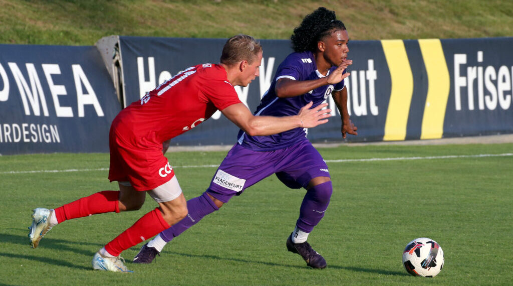 Austria Klagenfurt startet mit Licht und Schatten in die Sommer-Offensive! 1 SC St. Veit gegen SK Austria Klagenfurt. Christopher Woelbl (Klagenfurt). Foto: Kuess