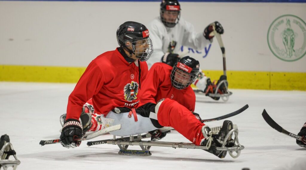 Kalt erwischt in Bangkok: Österreichs Para-Eishockey-Team unterliegt Finnland klar 1 Österreichs Para-Eishockey-Team unterliegt Finnland Foto: Handler