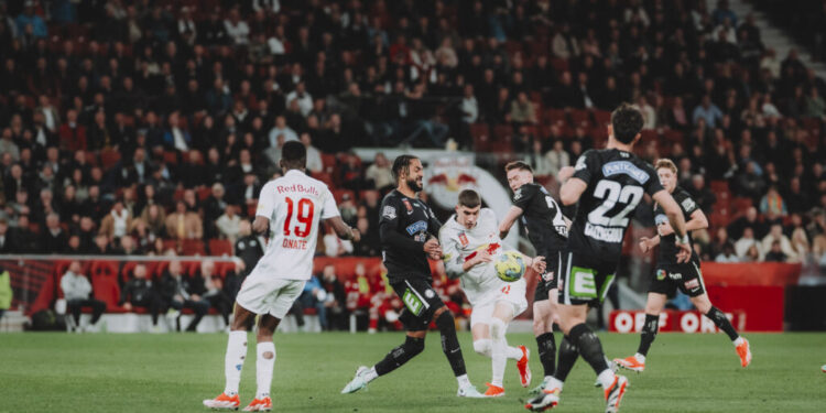 Spitzenduell mit vertauschten Rollen: Salzburg jagt Graz um die Tabellenspitze 1 Red Bull Salzburg vs. SK Puntigamer Strum Graz Photo by Andreas Schaad - FC Red Bull Salzburg