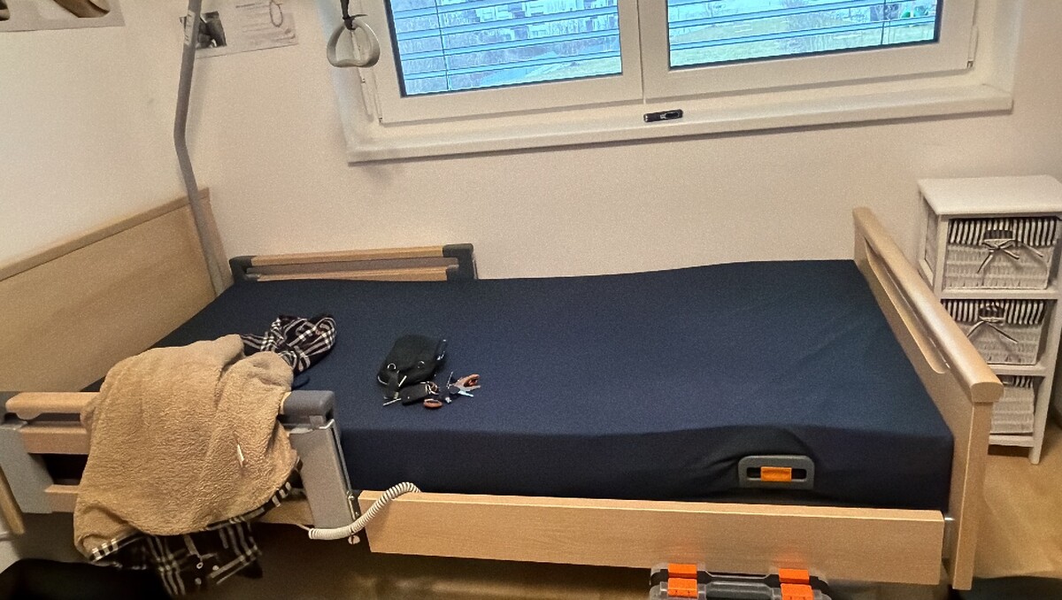 WENN HILFE NEID AUSLÖST: Andreas Stastny geht unter die Haut 4 Andreas Stastny Pflegebett 1