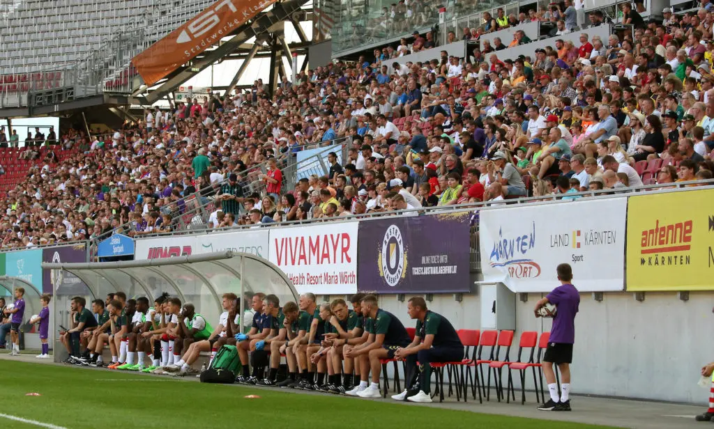 Fussball Testspiel. SK Austria Klagenfurt gegen FC Southampton. Fans (Klagenfurt). Klagenfurt, am 18.7.2022. Foto: Kuess