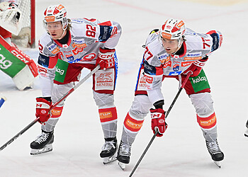 #82 Thimo Nickl EC KAC, #77 Mathias From EC KAC, EC IDM WÄRMEPUMPEN VSV vs. EC KAC, EC IDM WÄRMEPUMPEN VSV vs. EC KAC am 14.11.2025 in Villach (Stadthalle Villach), Austria, (Photo by Bernd Stefan)