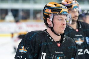 Brodi Stuart _ Black Wings Linz