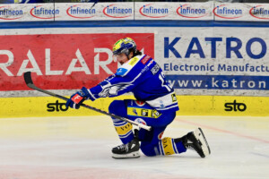 Adam Helewka EC VSV, EC IDM Wärmepumpen VSV vs. HC TIWAG Innsbruck - Die Haie Photo by Bernd Stefan