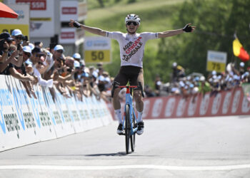 Gall holt 1. Profisieg und Gelbes Trikot bei Tour de Suisse