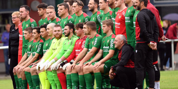 ASKÖ Gmünd News: Frischer Wind und Abschiedstränen 1 FC ASKÖ Gmünd Teamfoto: Hermann Sobe Sport Fan Austria