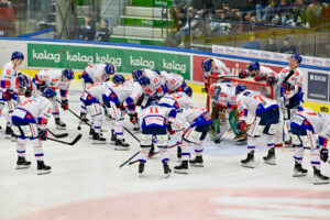 HC Innsbruck Mannschaft, EC IDM Wärmepumpen vs. HC Tiroler Wasserkraft 22.9.2023, EC IDM Wärmepumpen - HC Tiroler Wasserkraft am 22.09.2023 in Villach (Stadhalle Villach), Austria, (Photo by Bernd Stefan)