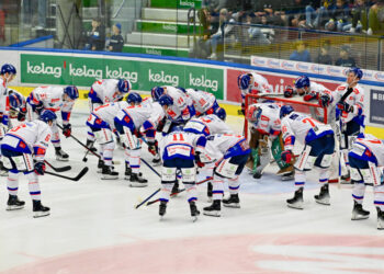 HC Innsbruck Mannschaft, EC IDM Wärmepumpen vs. HC Tiroler Wasserkraft 22.9.2023, EC IDM Wärmepumpen - HC Tiroler Wasserkraft am 22.09.2023 in Villach (Stadhalle Villach), Austria, (Photo by Bernd Stefan)