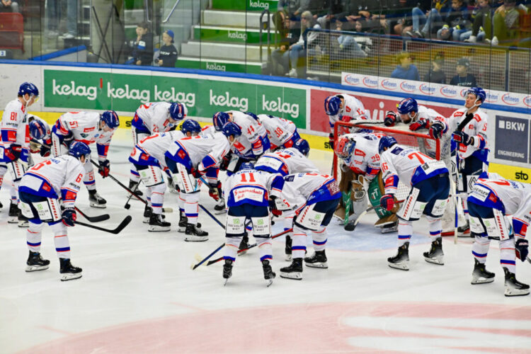 HC Innsbruck Mannschaft, EC IDM Wärmepumpen vs. HC Tiroler Wasserkraft 22.9.2023, EC IDM Wärmepumpen - HC Tiroler Wasserkraft am 22.09.2023 in Villach (Stadhalle Villach), Austria, (Photo by Bernd Stefan)