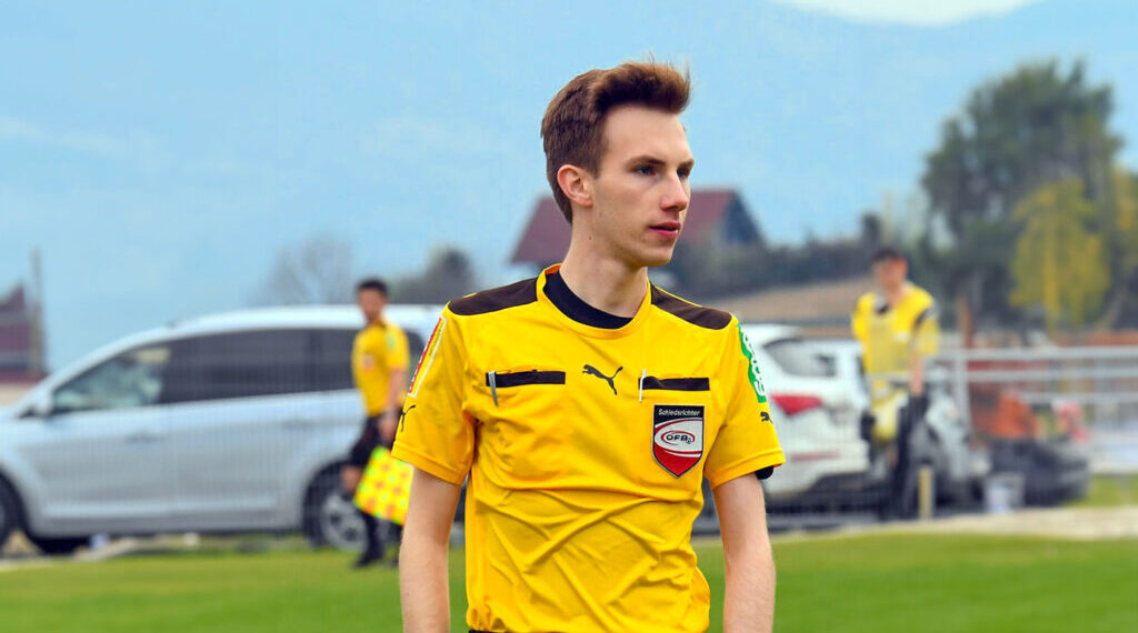 Klagenfurter Schiedsrichter Jakob Bögner in der Elite der Admiral Bundesliga 1 Schiedsrichter Jakob Bögner Foto: Hermann Sobe