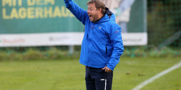 Neue Knie, neues Glück: Karl Sommerauer's Weg zurück 1 Karl Sommerauer Spor Fan Austria Foto: Josef Kuess