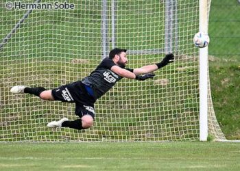 Fussball, 2023-04-09 LIGA, Lendorf grün - KAC rot/weiss im Bild: Lendorf Alexander Zagler PhotoCredit: Hermann Sobe