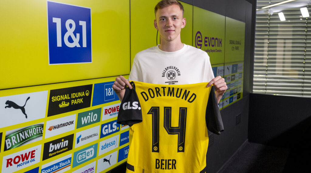Dortmunds neuer Blitz: Maximilian Beier unterschreibt bis 2029 1 24/25, Bundesliga, Maximilian Maxi Beier Neuverpflichtung Foto: Borussia Dortmund