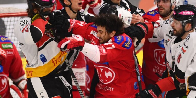 Vom KAC - Dreifach-Champion für die Black Wings 1 Marcel Witting - Black Wings Linz