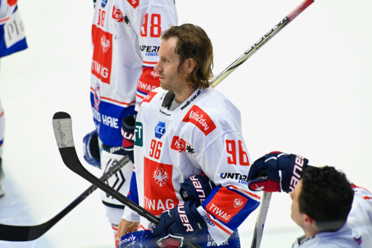 #96 Ulmer Martin HCI, EC IDM Wärmepumpen vs. HC Tiroler Wasserkraft 22.9.2023, EC IDM Wärmepumpen - HC Tiroler Wasserkraft am 22.09.2023 in Villach (Stadhalle Villach), Austria, (Photo by Bernd Stefan)