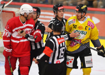 thomas hundertpfund ( ec-kac gegen vienna capitals) ice hockey saison 2023/2024, eishockey österreich, testspiel