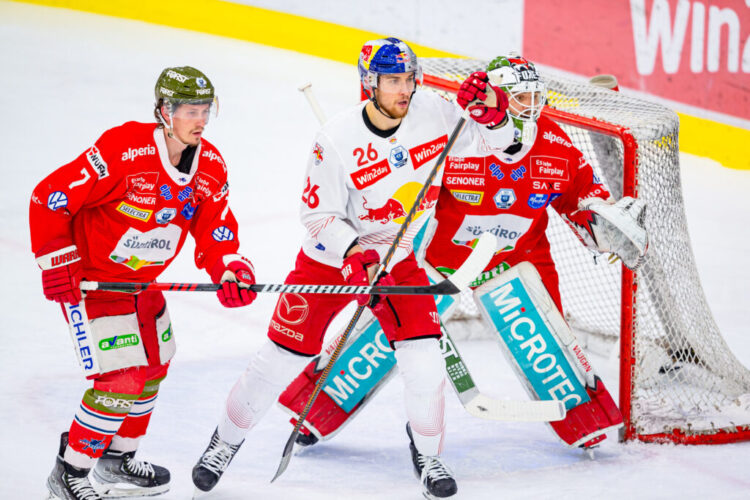 SALZBURG,AUSTRIA,18.APR.23 - ICE HOCKEY - ICE Hockey League, play off final, EC Red Bull Salzburg vs HCB Suedtirol. Image shows Ryan Culkin (Bozen), Peter Hochkofler (EC RBS) and Sam Harvey (Bozen). Photo: GEPA pictures/ Gintare Karpaviciute - For editorial use only. Image is free of charge.