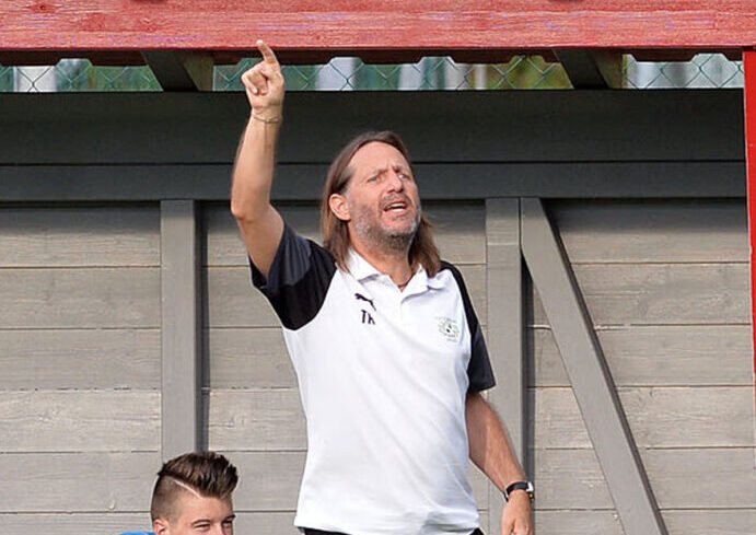 SAK präsentiert neuen Trainer 8 Fussball, 2020-08-29 ; 1 KL D; Sittersdorf weiss/schwarz - Mittlern grün im Bild: Mittlern TR Richard Huber PhotoCredit: Hermann Sobe