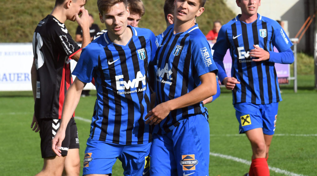 Fussball, 2022- 09-17; UL Ost Admira Villach rot/schwarz - Tahl Assling blau/schwarz
im Bild: Tahl Assling Torjubel
PhotoCredit: Hermann Sobe