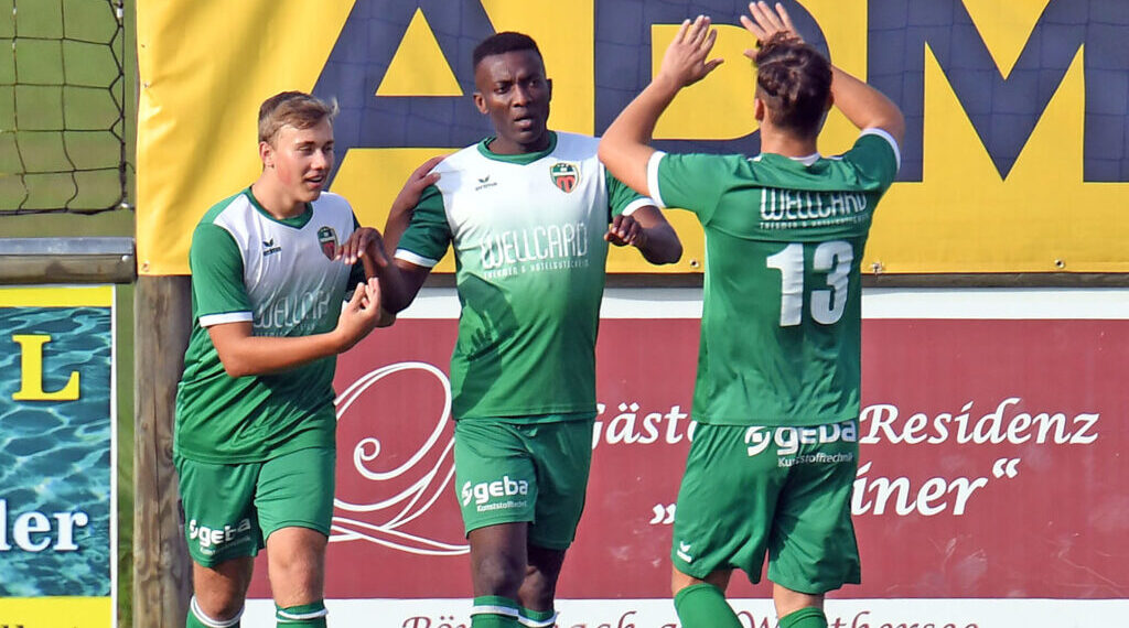 Moosburg-Tormaschine: WSG Wietersdorf fällt nach 8:2-Debakel aus allen Wolken 1 Chigbogu Ohnu - SV Moosburg Torjubel Photo: Hermann Sobe