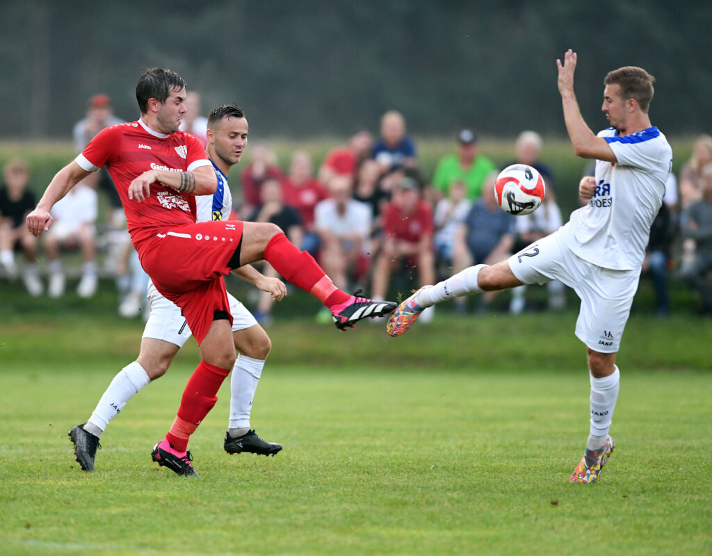Unterliga Ost | Feldkirchen bleibt dran - Mittlern wieder da! 2 Sobe A170043