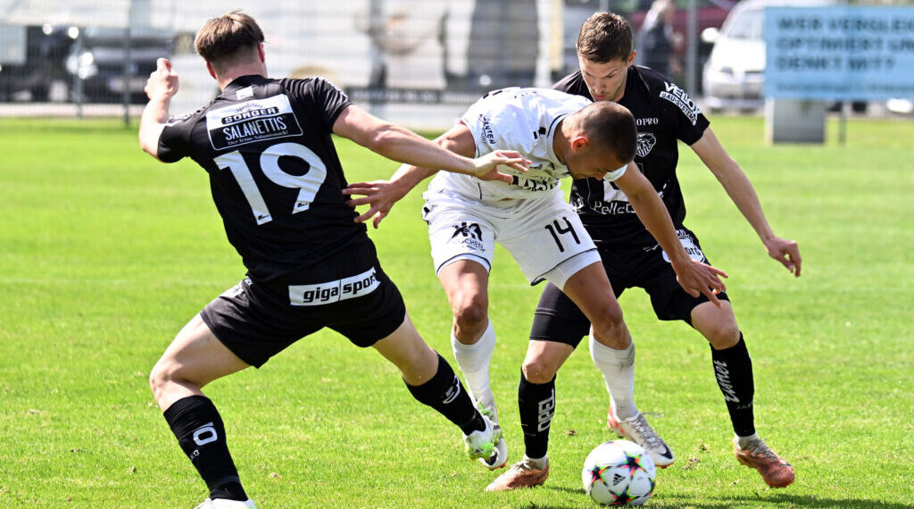 WAC Amateure dominieren Velden in Hitzeschlacht 1 WAC Amateure vs. Atus Velden Foto: Hermann Sobe