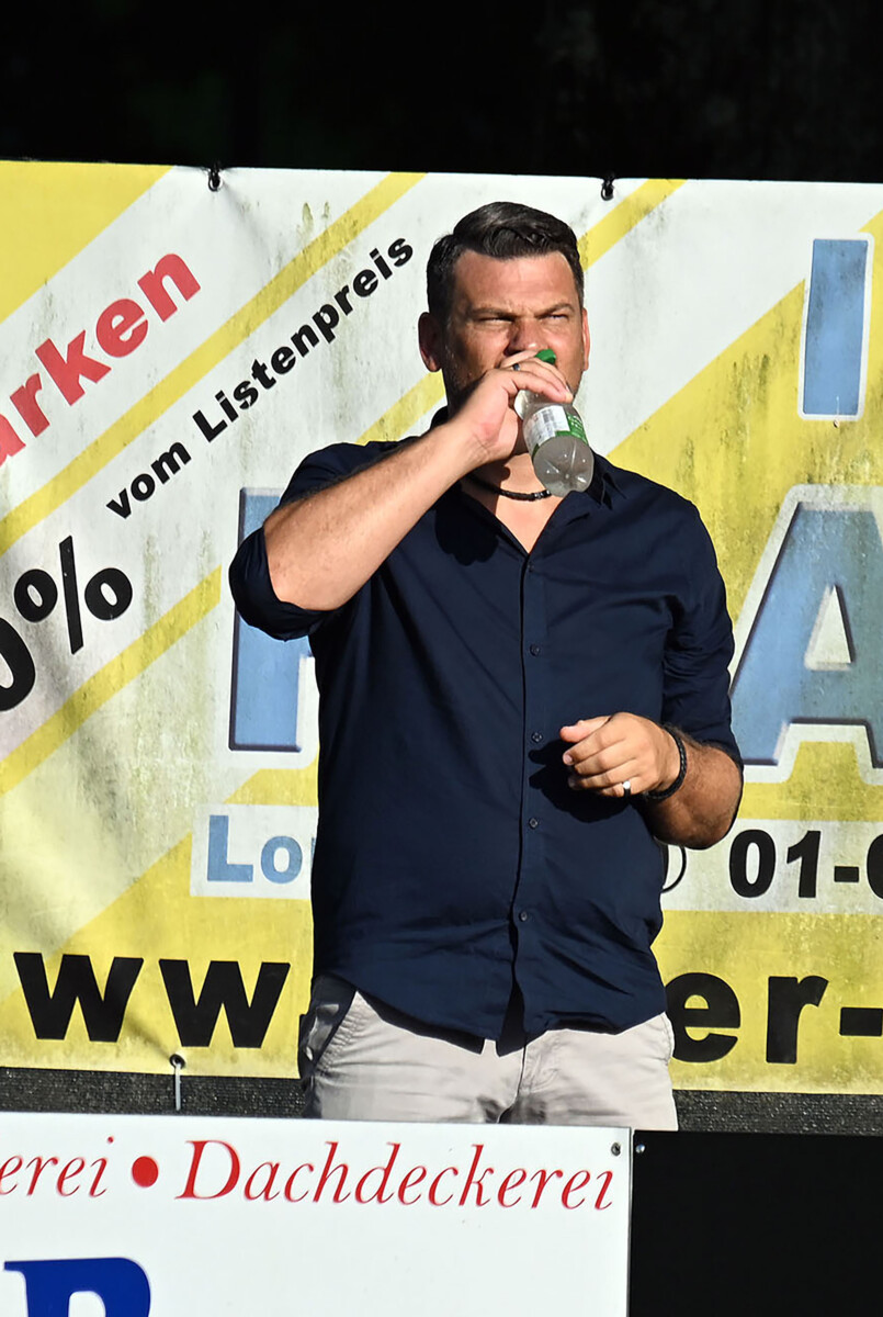 Glut am Spielfeldrand: Unterhaus schwitzt, Funktionäre fachsimpeln – Ist der Sommer zu heiß für den Fußball? 5 Sobe A190134