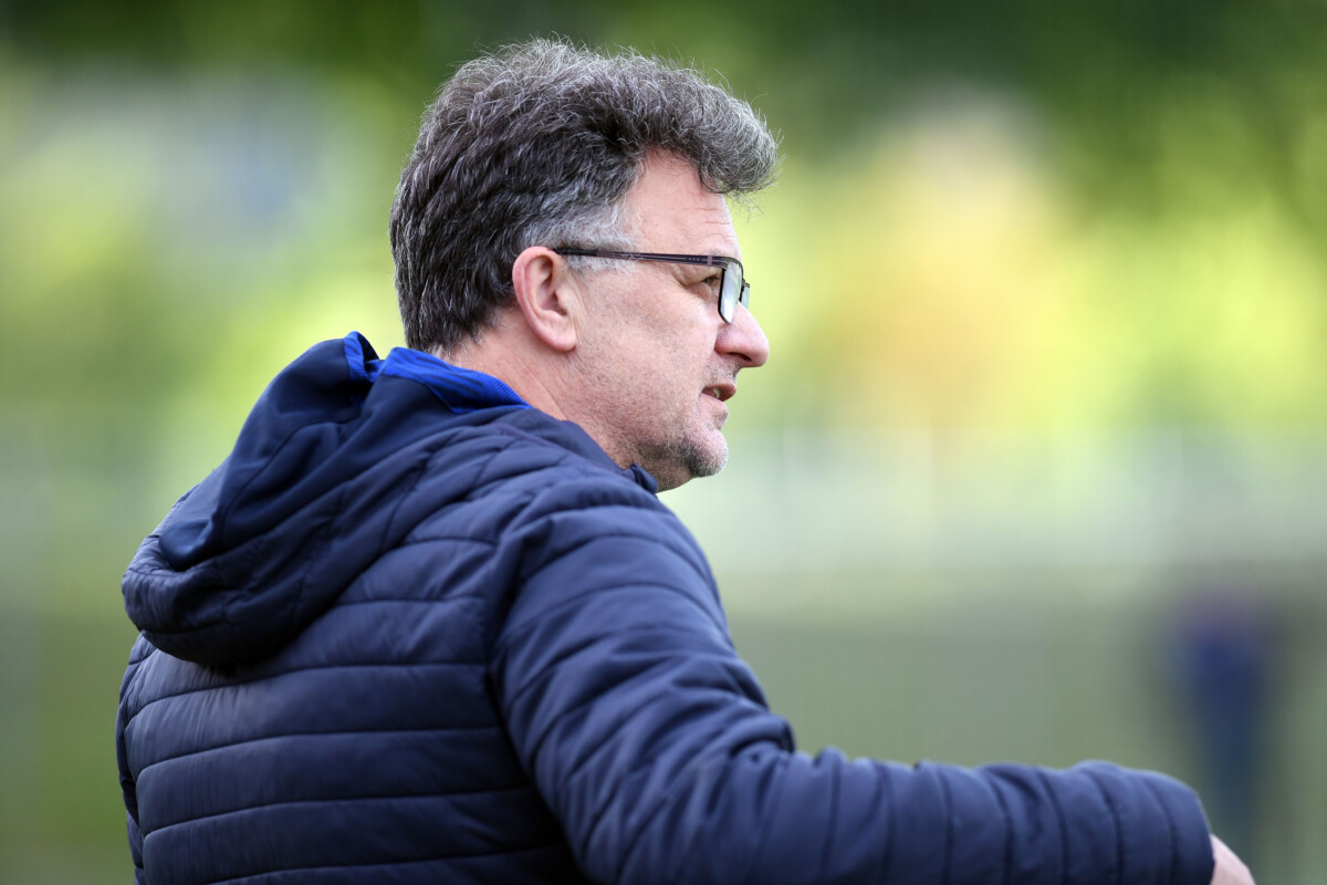 Glut am Spielfeldrand: Unterhaus schwitzt, Funktionäre fachsimpeln – Ist der Sommer zu heiß für den Fußball? 9 Sobe A206106