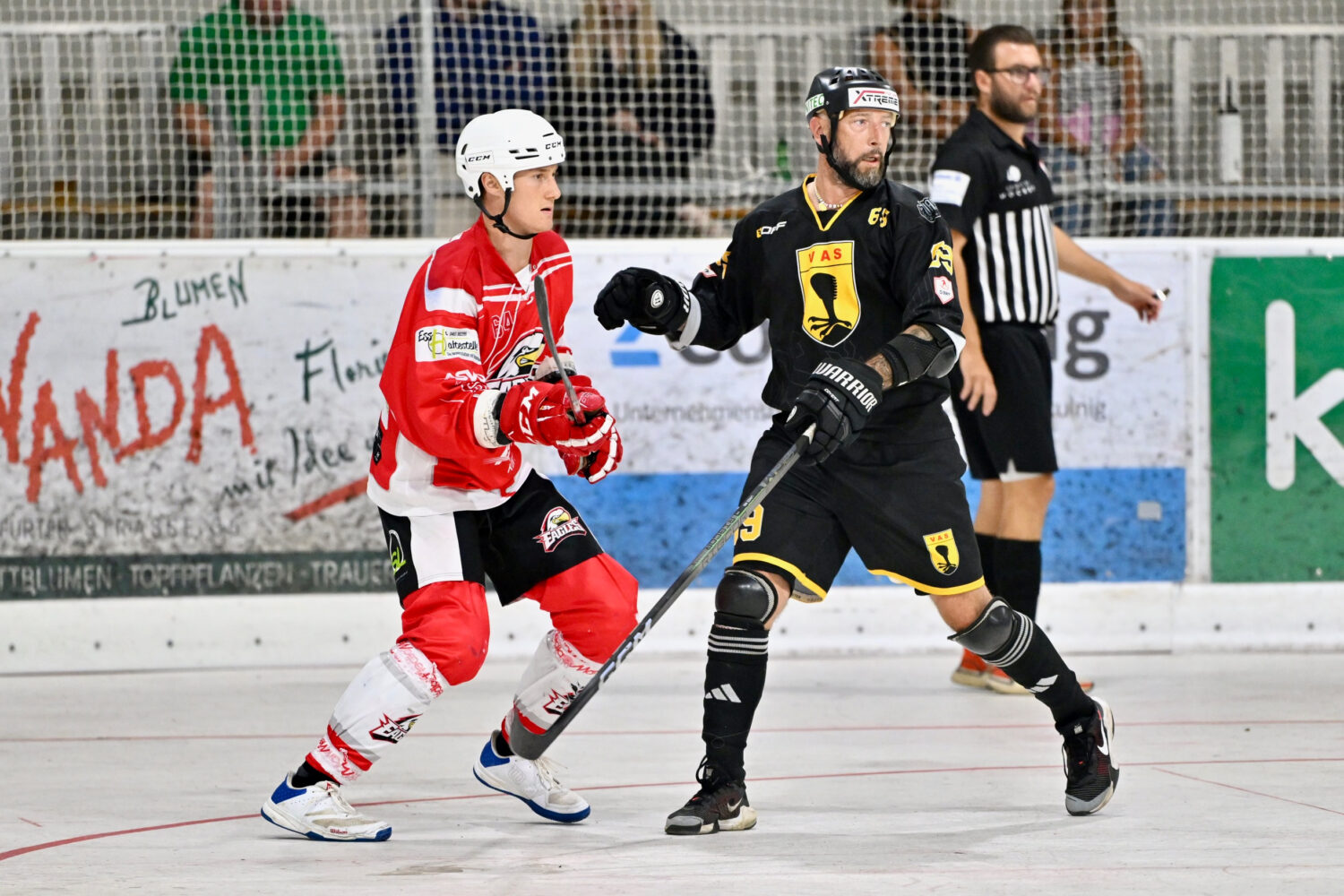 Timo Ettlmayr Ballhockey Foto Bernd Stefan