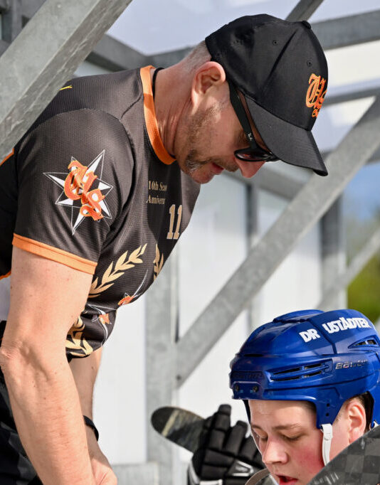 Topsensation im Ballhockey: Neuling schickt Meister auf Urlaub! 2 Erfolgscoach Roland Schurian (Ultras Spittal) Foto: Bernd Stefan