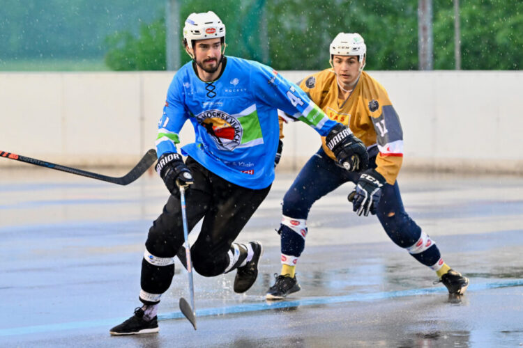 #47 Kohlmaier Luca, #11 Potocnik Luca, ASKÖ Ballhockey Villach vs. VAS Ballhockey, ASKÖ Ballhockey Villach vs. VAS Ballhockey am 08.05.2024 in Villach (Sportplatz Landskron), Austria, (Photo by Bernd Stefan)