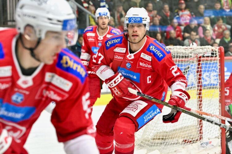 Thomas Hundertpfund unterschreibt beim KAC