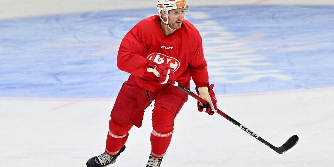 KAC-Spiel nach Notfall um Jordan Murray abgebrochen! 1 Jordan Murray, EC KAC Neuzugang, EC KAC Trainingsstart, EC KAC Trainingsstart am 06.08.2025 in Klagenfurt (Heidi Horten Eishalle ), Austria, (Photo by Bernd Stefan)