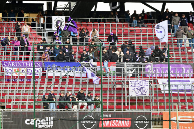 Austria Klagenfurt Fans - Photo by Bernd Stefan